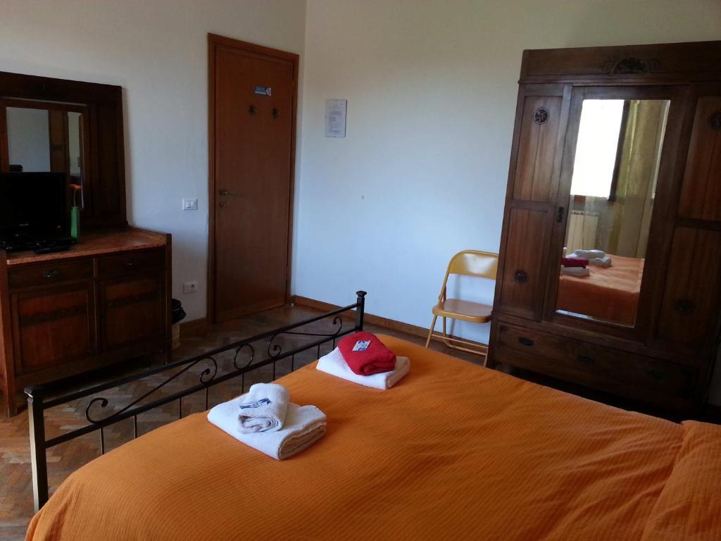A Due Passi Dal Centro Bed And Breakfast Πίζα Δωμάτιο φωτογραφία